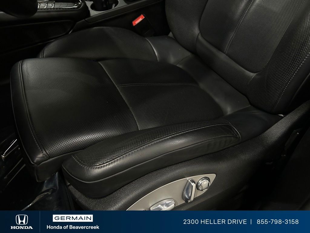 Used 2020 Black Porsche Base image 19