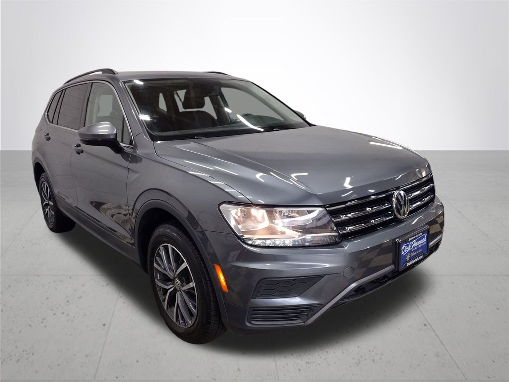 2019 Volkswagen Tiguan SE photo 2