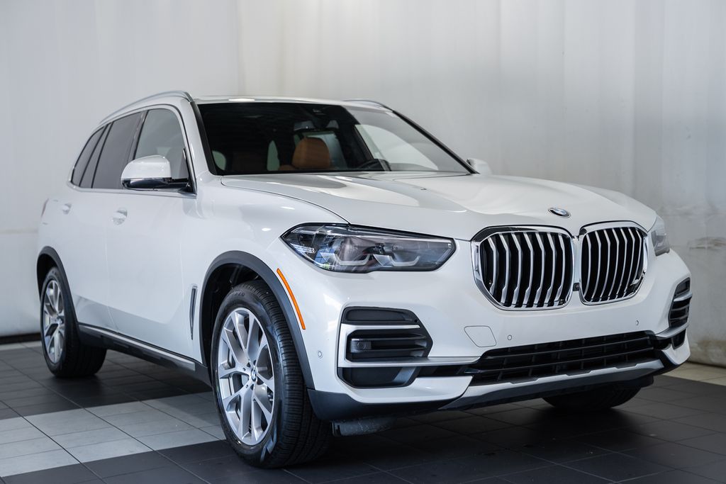 Mineral White Metallic 2023 BMW X5 SUV / Crossover All-Wheel Drive Automatic
