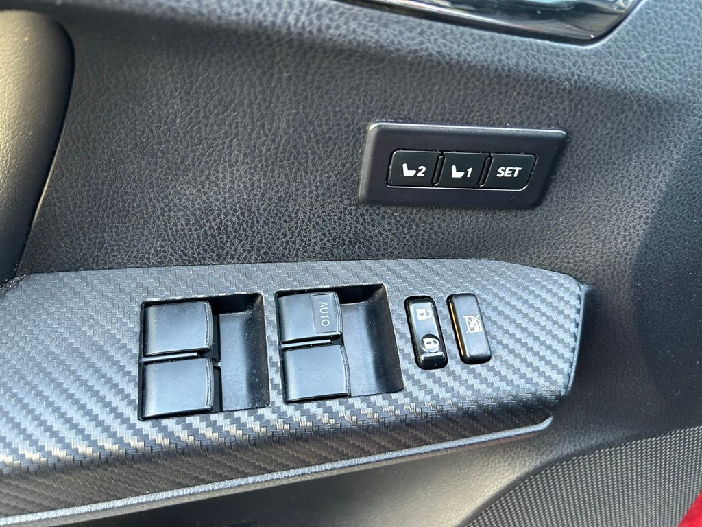 Thumbnail: 2015 Toyota RAV4 - 17