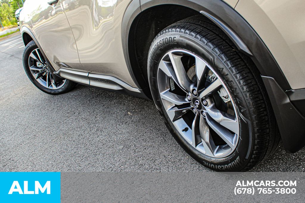 Used 2023 Silver INFINITI LUXE image 15