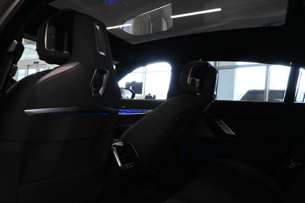 2025 BMW 7 Series 760i xDrive 30