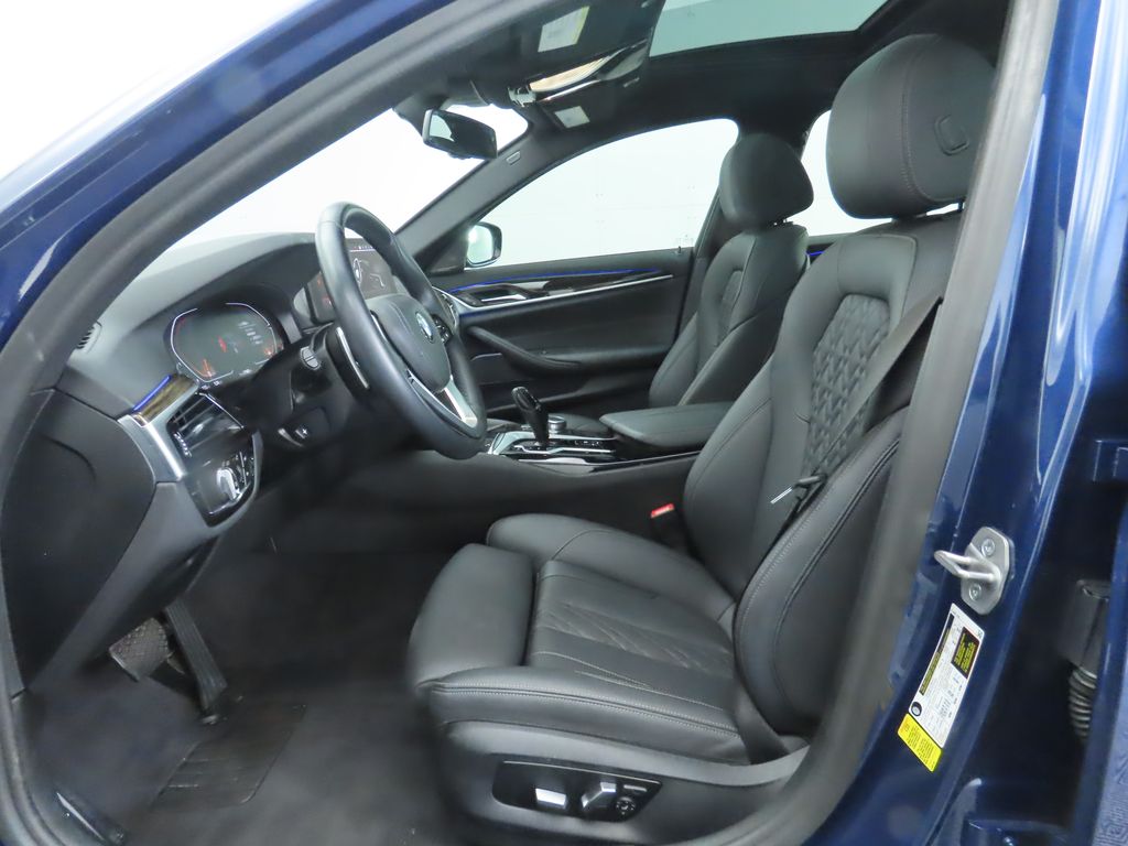 Thumbnail: 2023 BMW 5 Series - 20