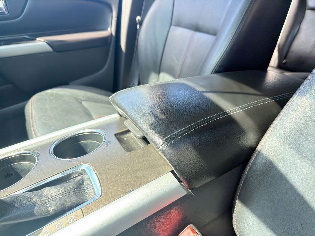 Used 2014 Silver Ford SEL image 22