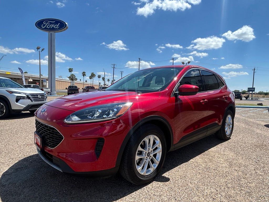 Used 2021 Red Ford SE image 3