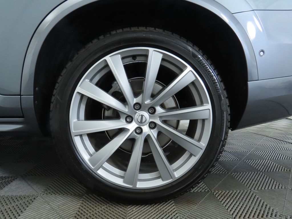2019 Volvo XC90 T8 R-Design 32