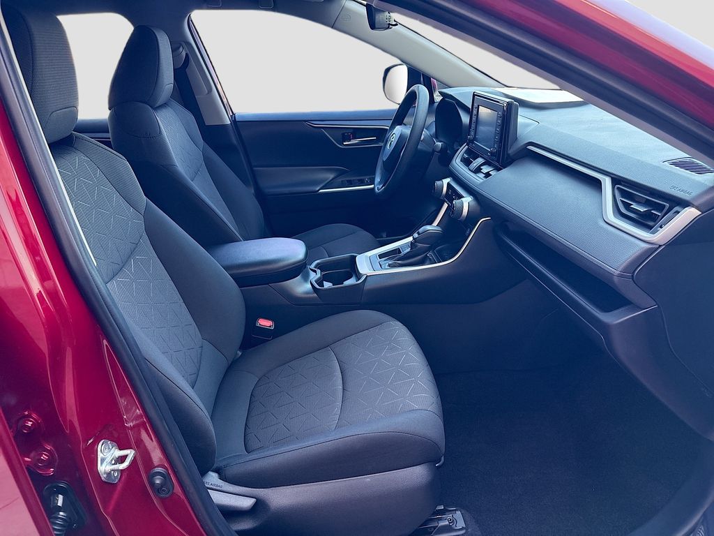 Thumbnail: 2020 Toyota RAV4 - 19