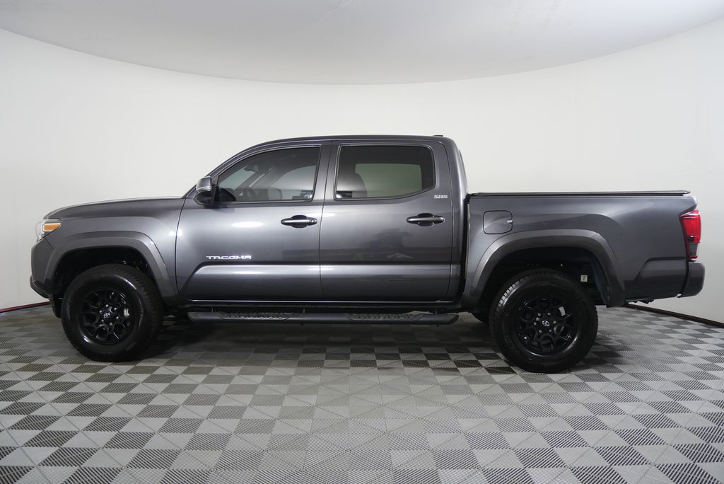 Thumbnail: 2022 Toyota Tacoma - 3