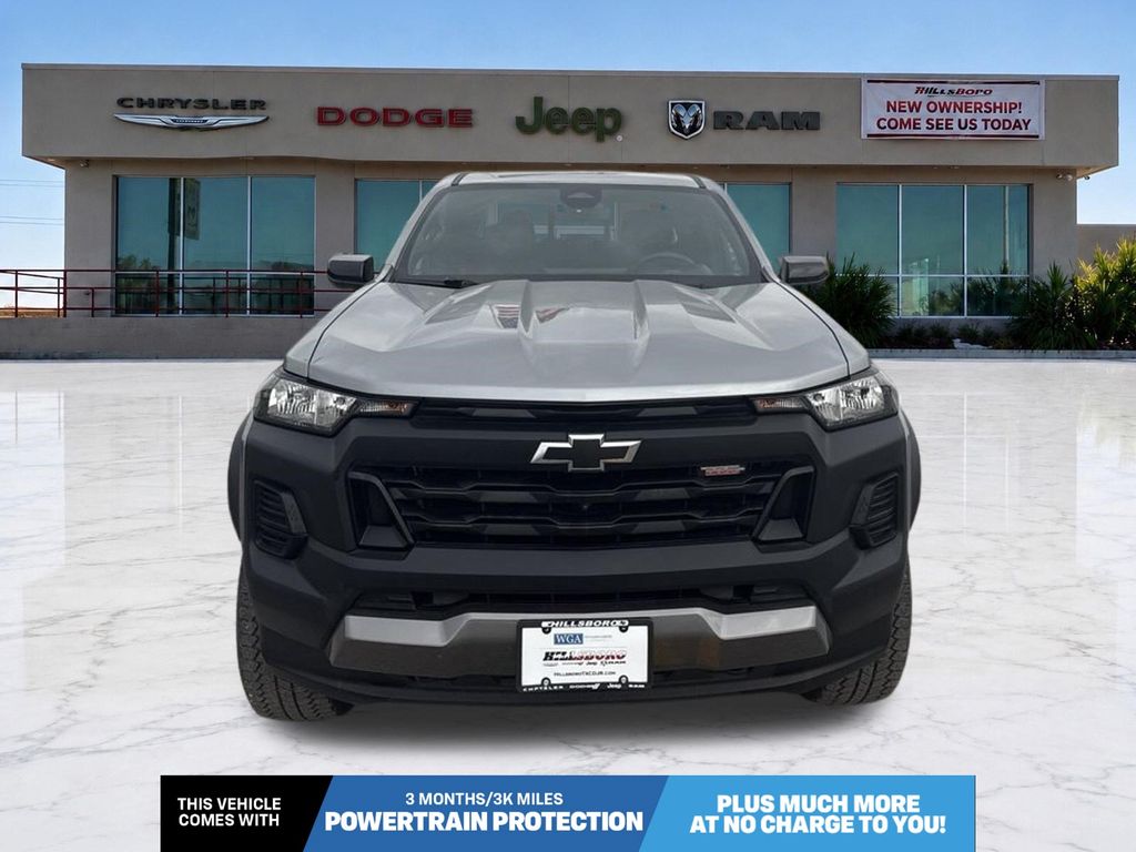 Sterling Gray Metallic 2024 Chevrolet Colorado Pickup Truck Four-Wheel Drive 8-Speed Automatic