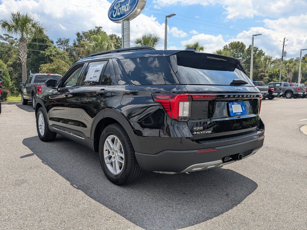 2025 Ford Explorer Active