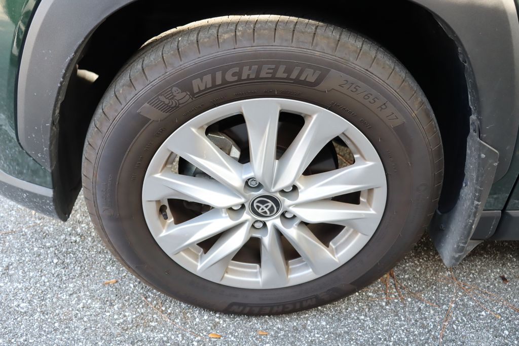 Thumbnail: 2025 Toyota Corolla Cross - 4