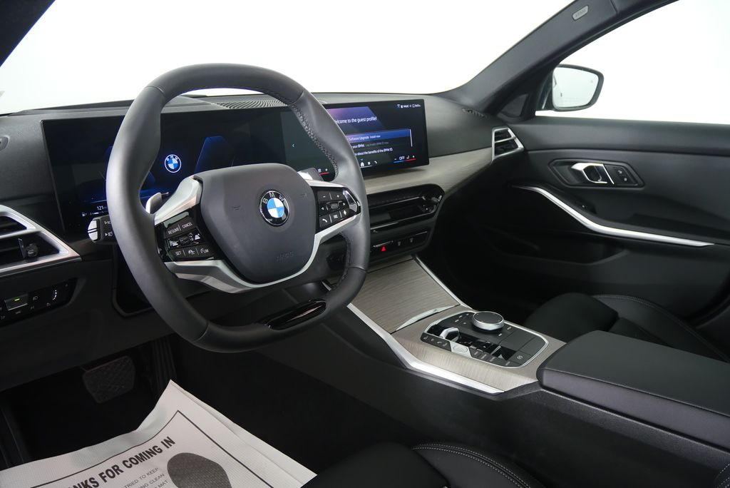 Thumbnail: 2025 BMW 3 Series - 13