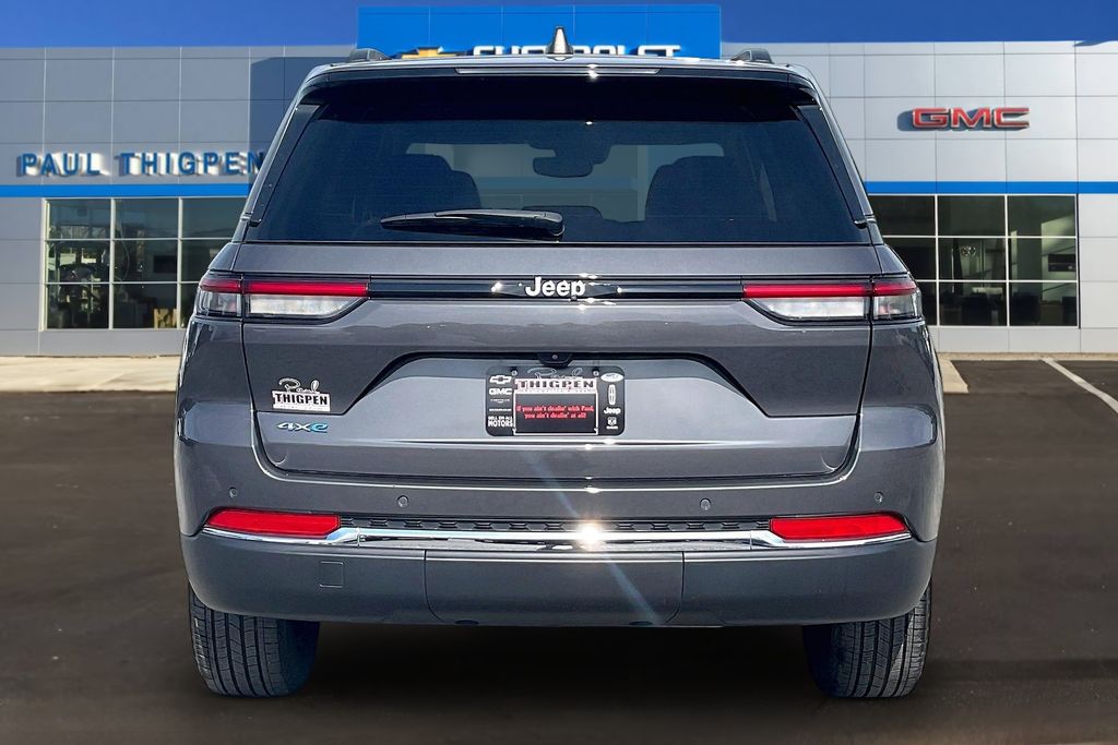 View vehicle photo 5