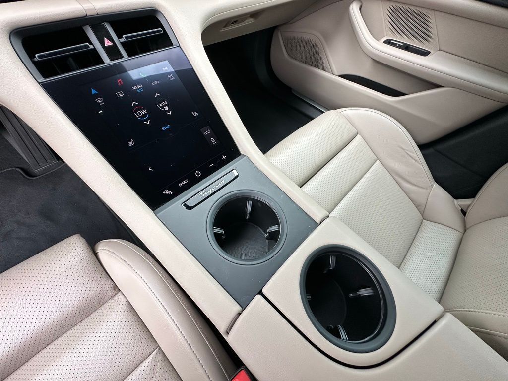 Thumbnail: 2023 Porsche Taycan - 24