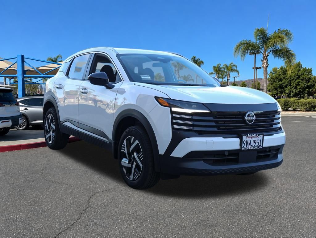 White (Fresh Powder) 2026 Nissan Kicks SUV / Crossover Front-Wheel Drive Continuously Variable Transmission