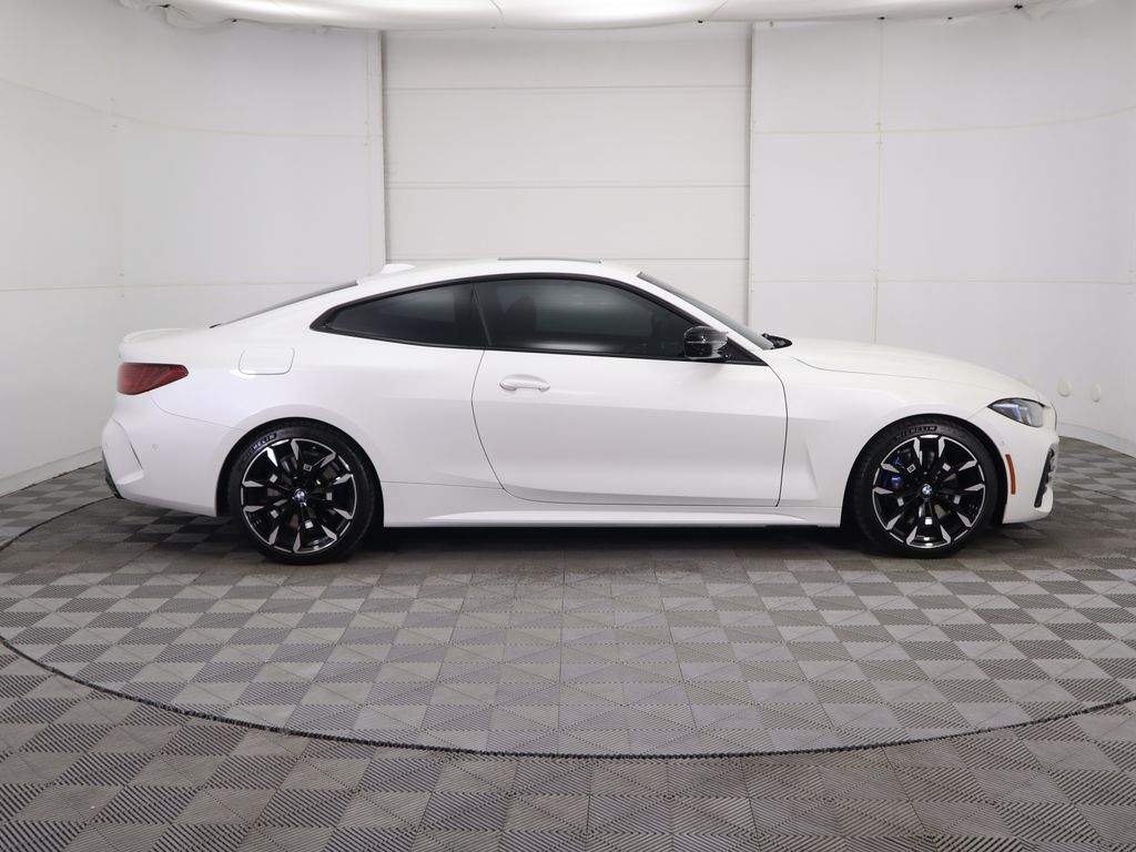 Thumbnail: 2025 BMW 4 Series - 4