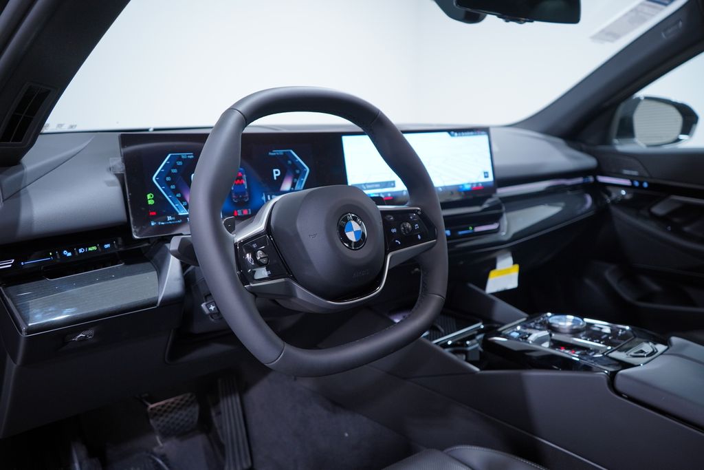 2025 BMW 5 Series 530i 6