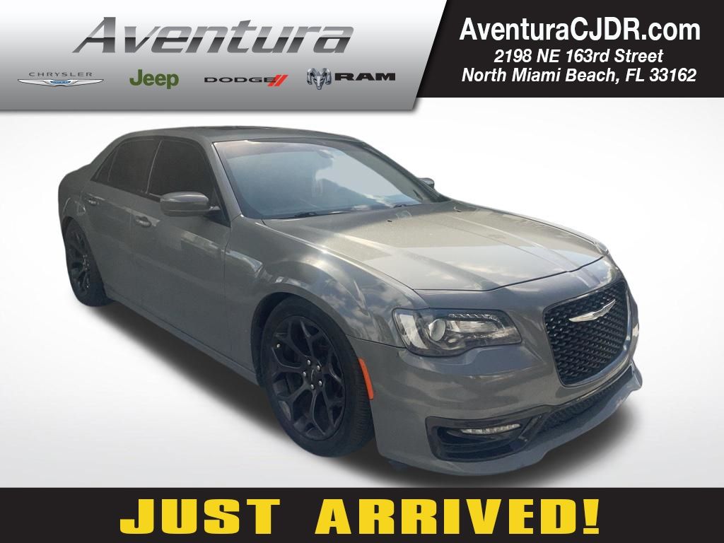 Ceramic Gray Clearcoat 2019 Chrysler 300 S RWD Sedan Rear-Wheel Drive 8-Speed Automatic