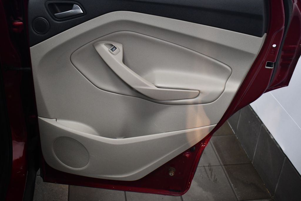 Thumbnail: 2014 Ford Escape - 32