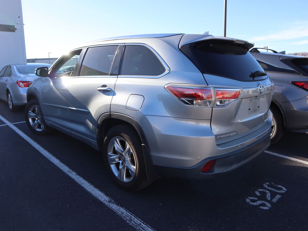 Thumbnail: 2014 Toyota Highlander - 2
