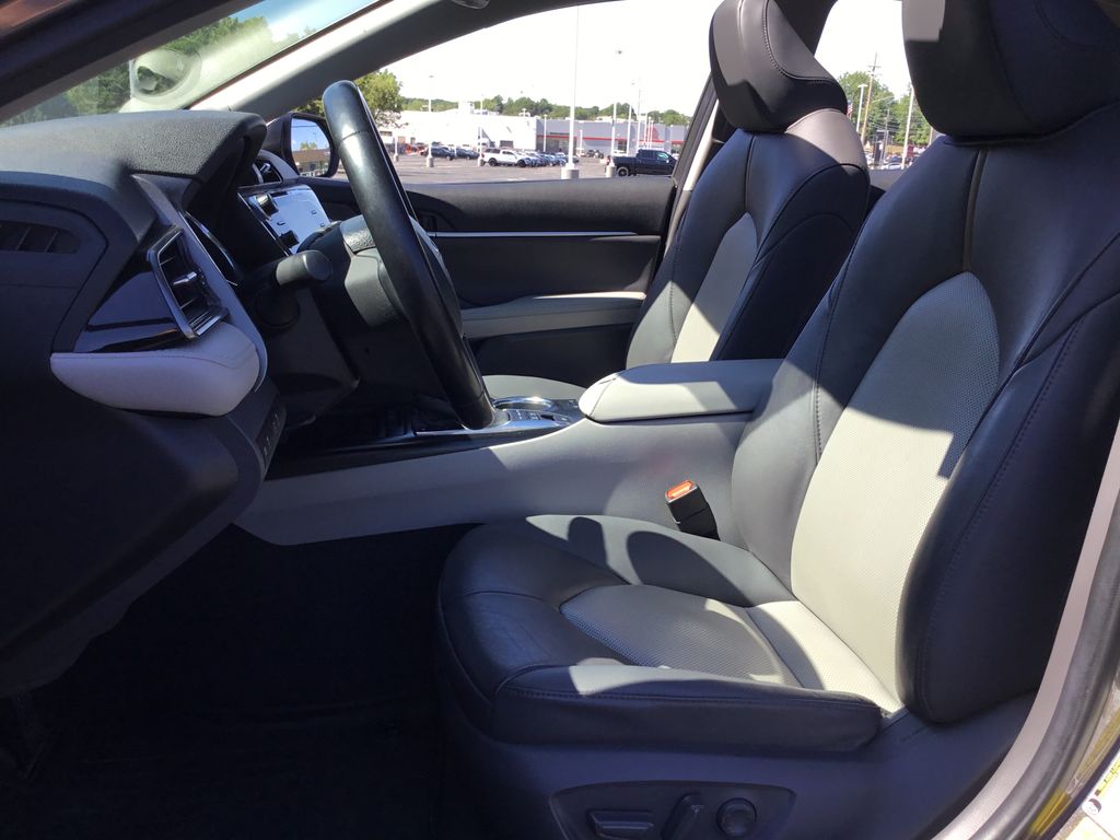 Thumbnail: 2020 Toyota Camry - 5