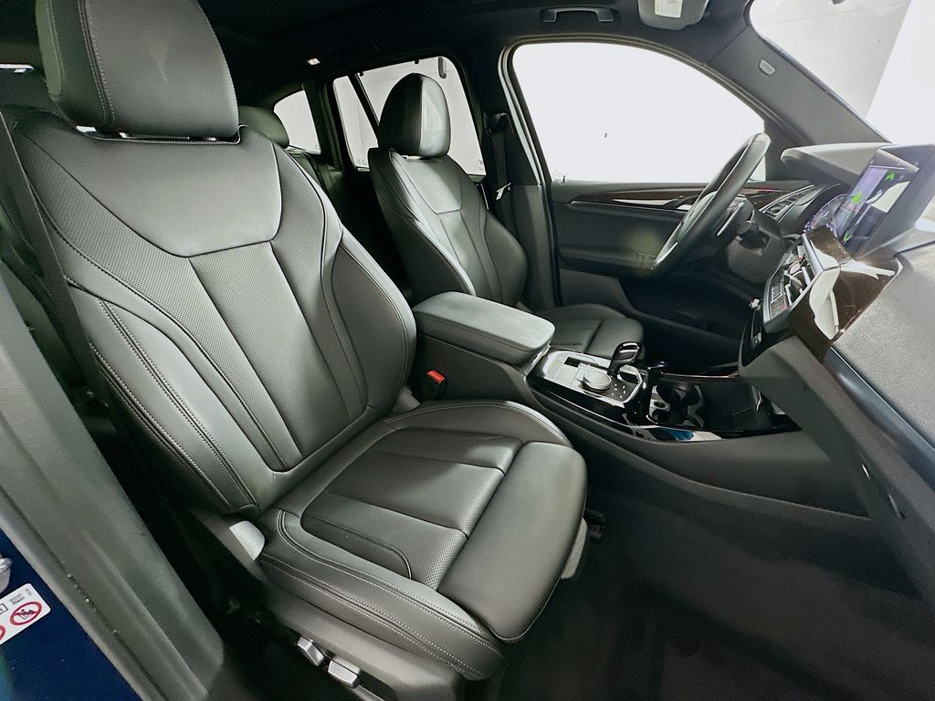 Thumbnail: 2022 BMW X3 - 28