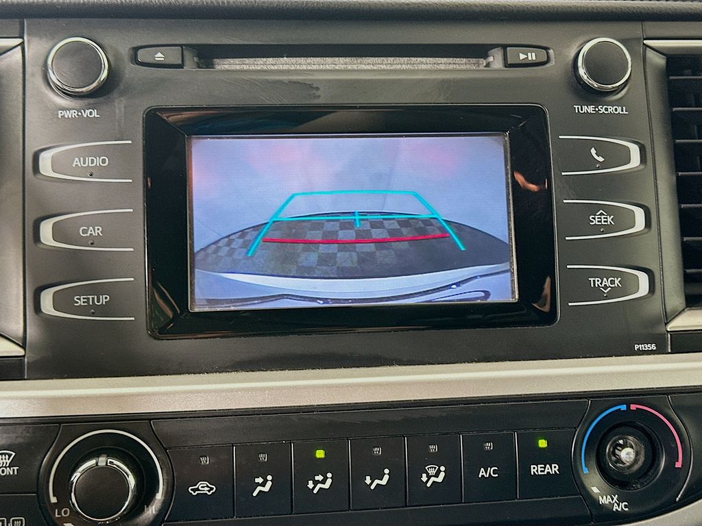 Thumbnail: 2017 Toyota Highlander - 13