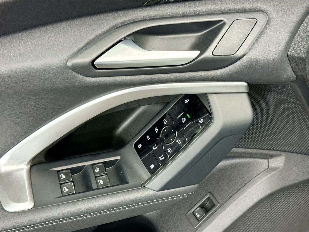 Thumbnail: 2025 Audi Q5 - 22