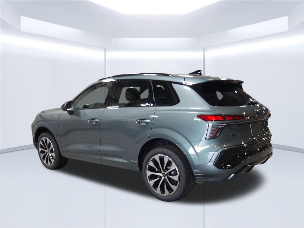 Thumbnail: 2026 Audi Q3 - 3