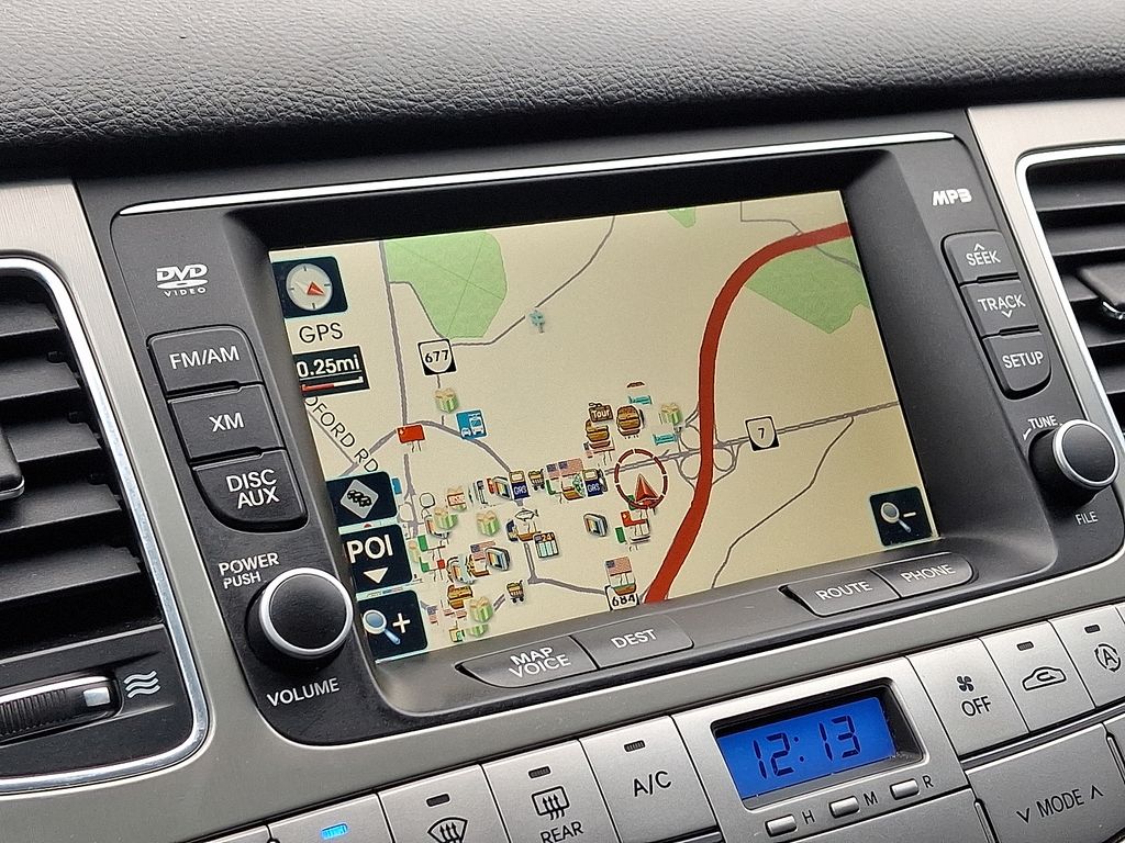 Thumbnail: 2012 Hyundai Genesis - 17