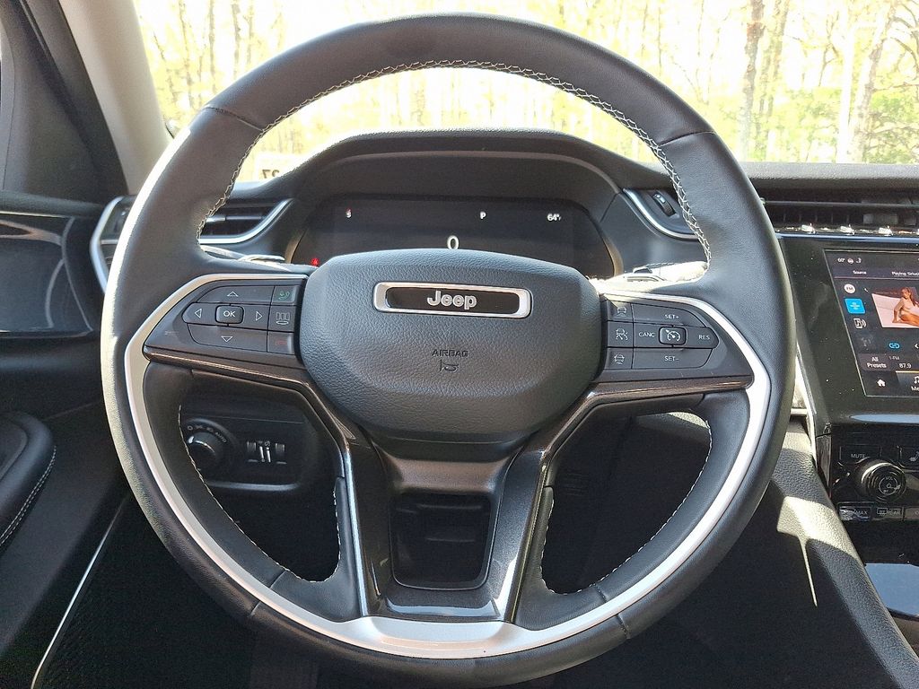 2022 Jeep Grand Cherokee Laredo 18