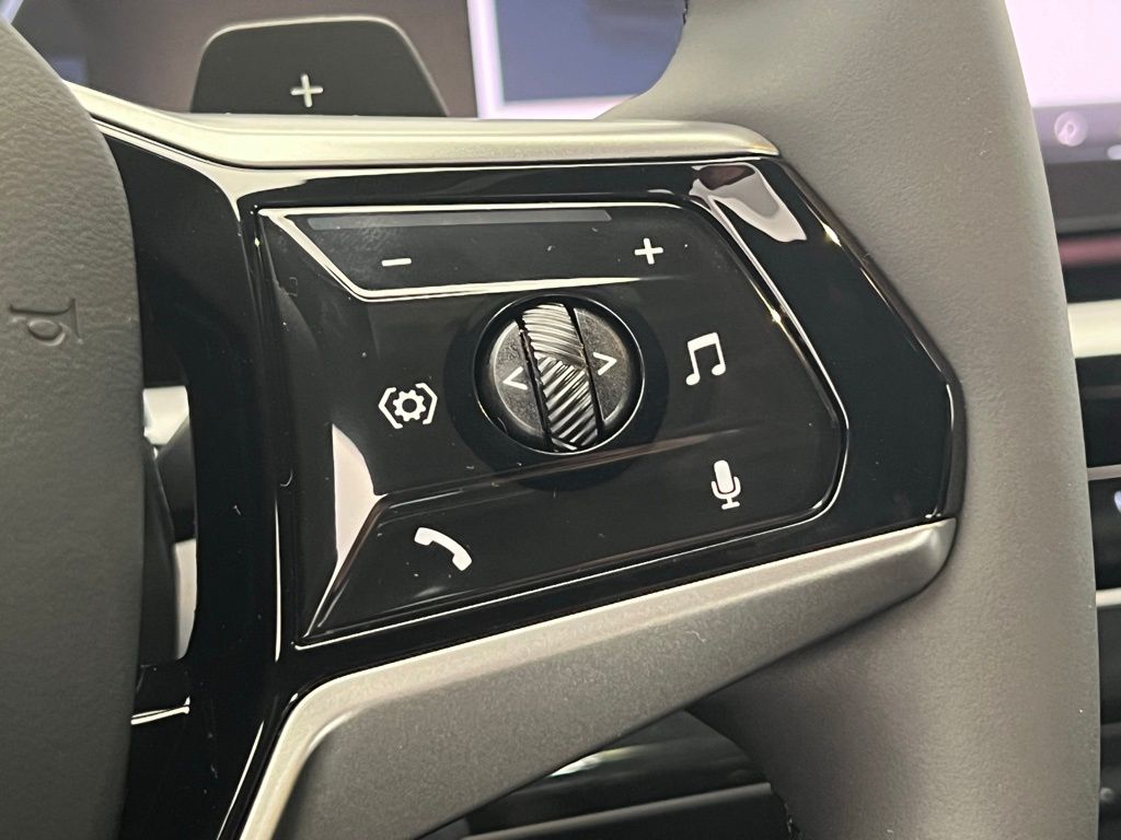 Thumbnail: 2026 BMW 5 Series - 17