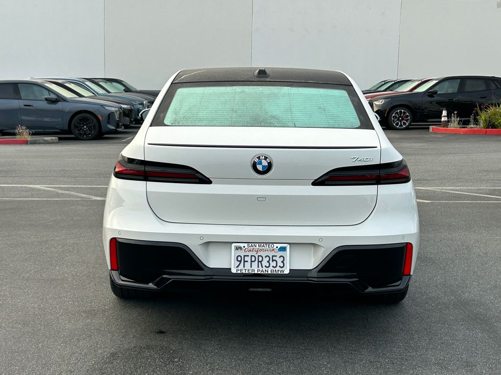 Thumbnail: 2023 BMW 7 Series - 4