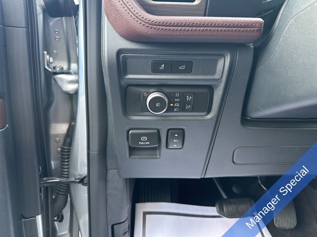2022 Ford Expedition Max Limited photo