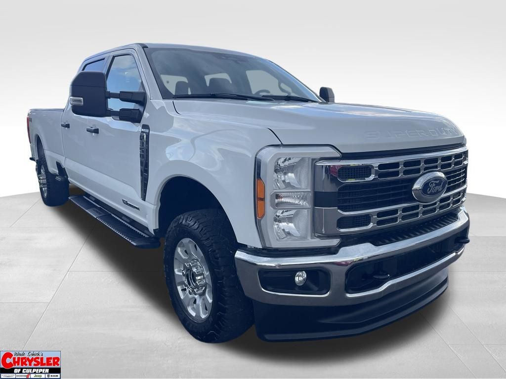 White 2024 Ford F-350 Super Duty Pickup Truck Four-Wheel Drive Automatic