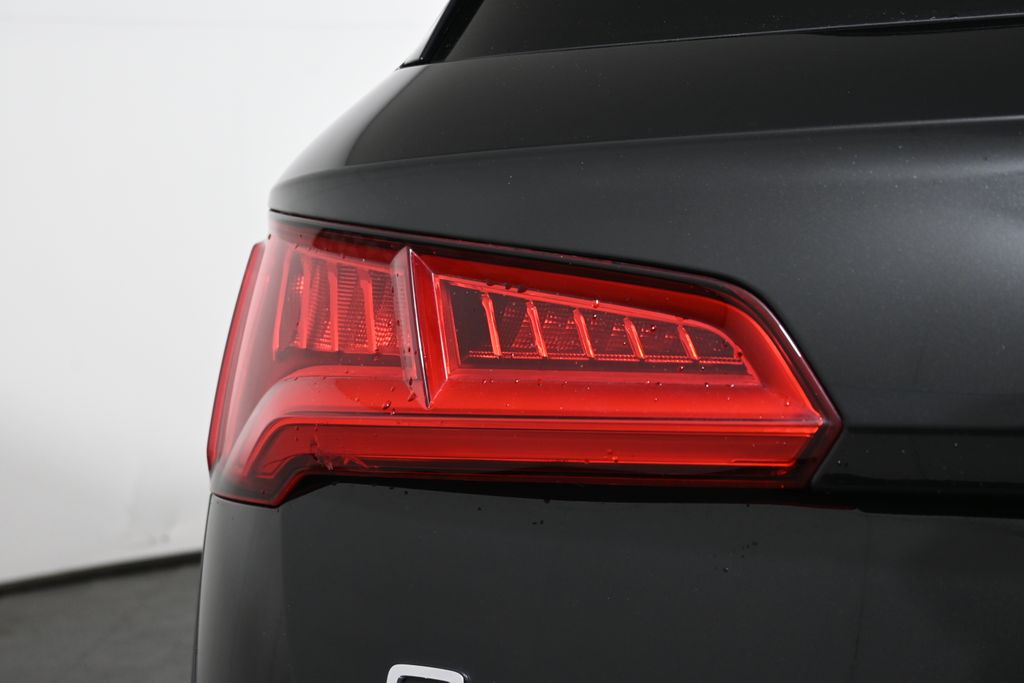 Thumbnail: 2019 Audi Q5 - 12