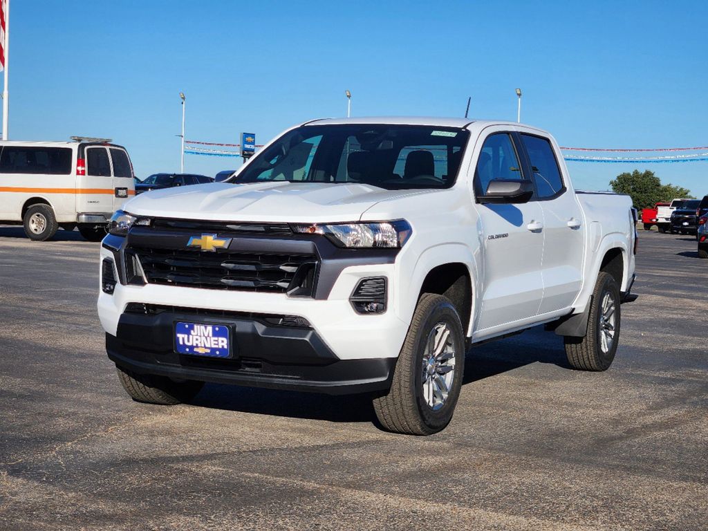 2024 Chevrolet Colorado LT 2