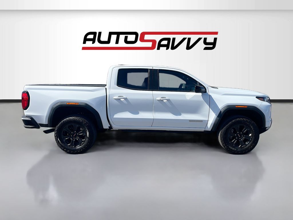 Used 2024 White GMC Elevation image 8