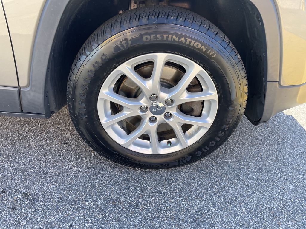 Used 2017 Jeep Cherokee SUV