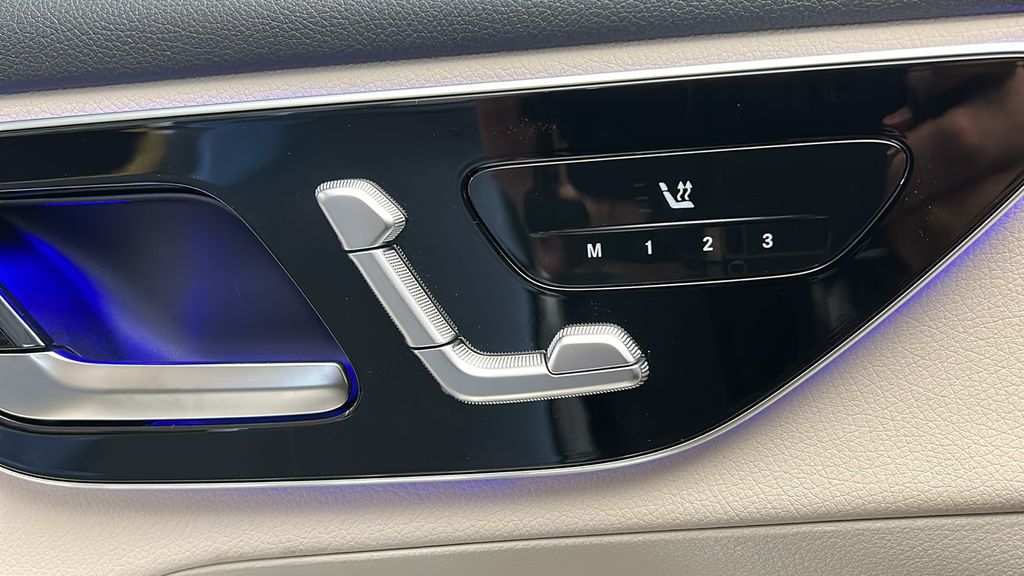 2025 Mercedes-Benz GLC 300 21