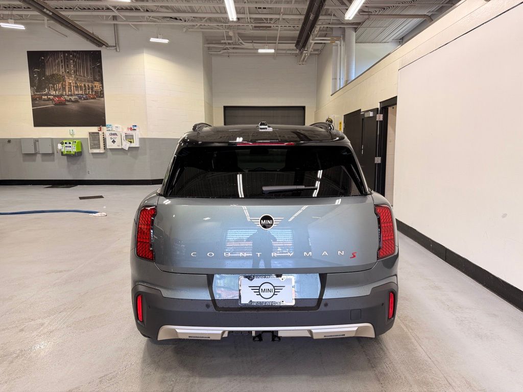 Thumbnail: 2027 MINI Cooper Countryman - 4