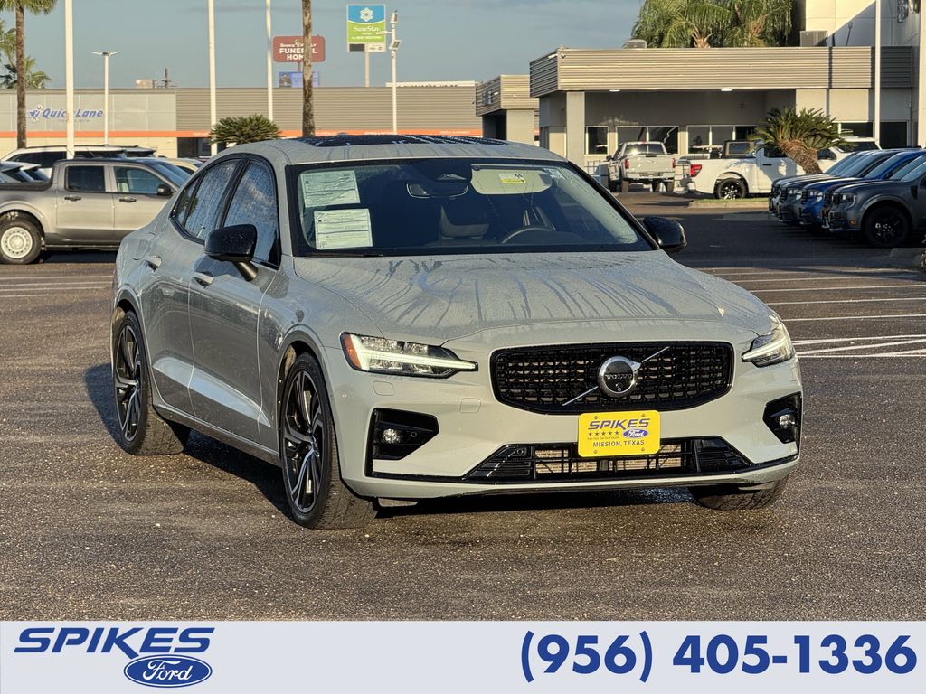Gray Metallic 2024 Volvo S60 B5 Plus Dark Theme AWD Sedan All-Wheel Drive Automatic
