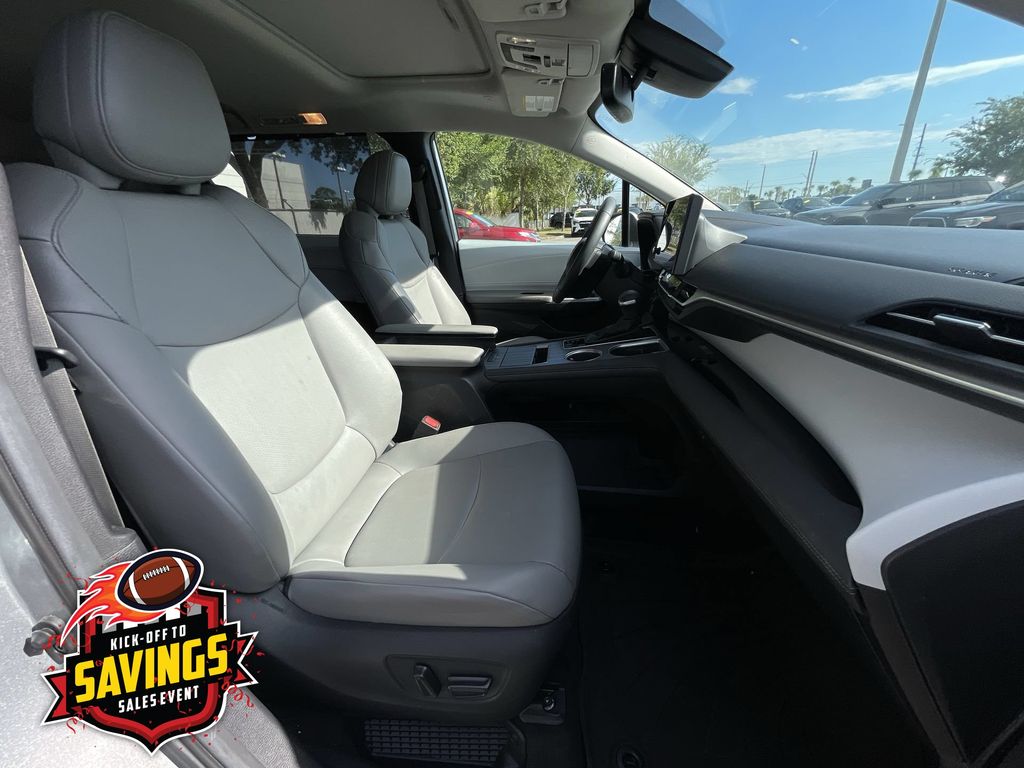 Used 2025 Toyota Sienna Van