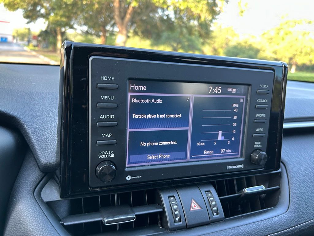 2021 Toyota RAV4 XLE Premium 23