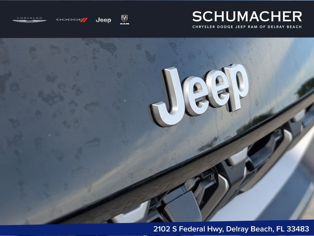 new 2026 Jeep Grand Cherokee car, priced at $46,155