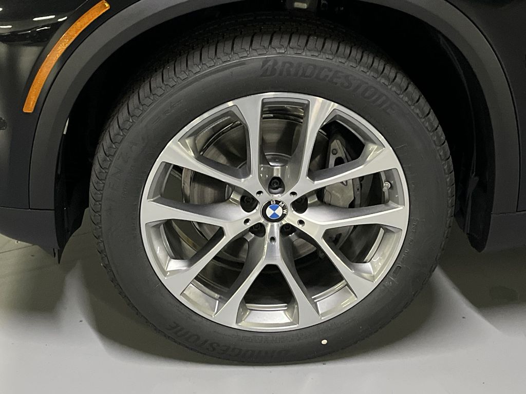 Thumbnail: 2026 BMW X5 - 10