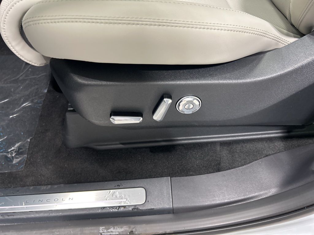 new 2026 Lincoln Navigator L car, priced at $111,115