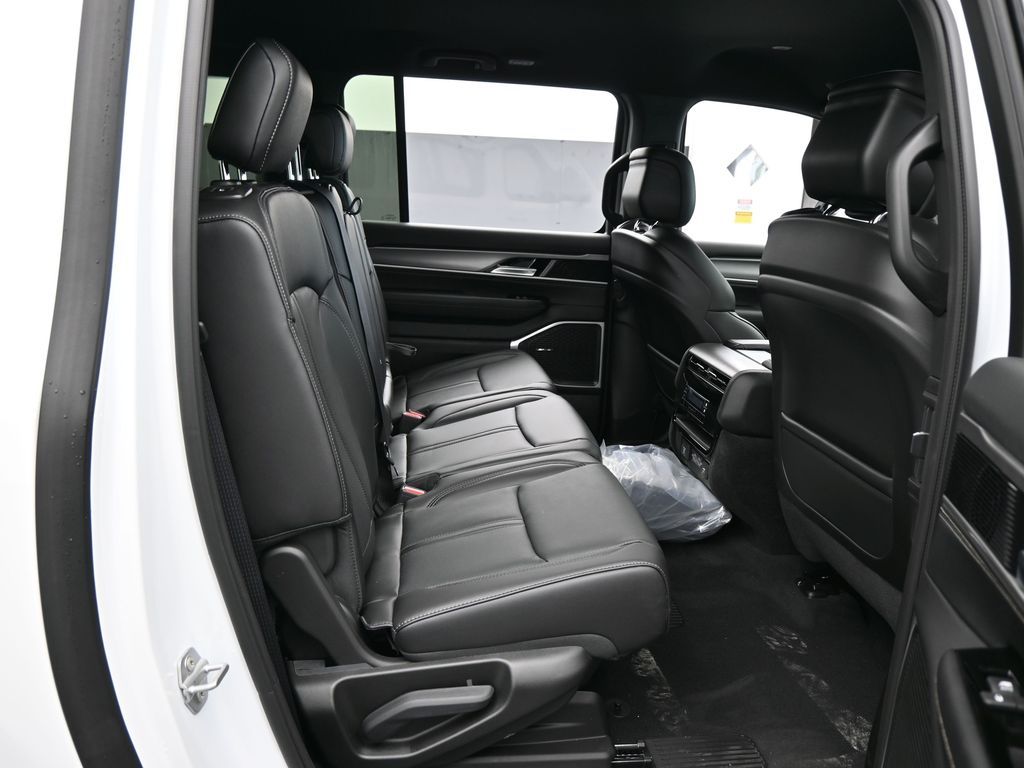 New 2026 Bright White Clearcoat Jeep  image 31