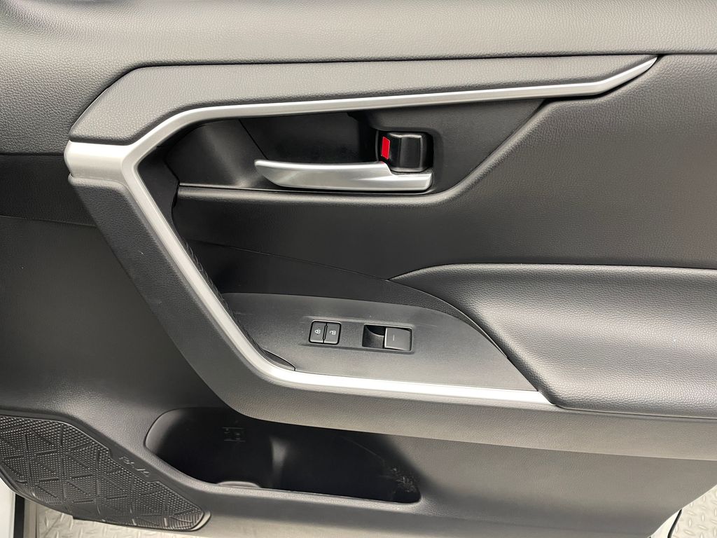 2023 Toyota RAV4 XLE 15