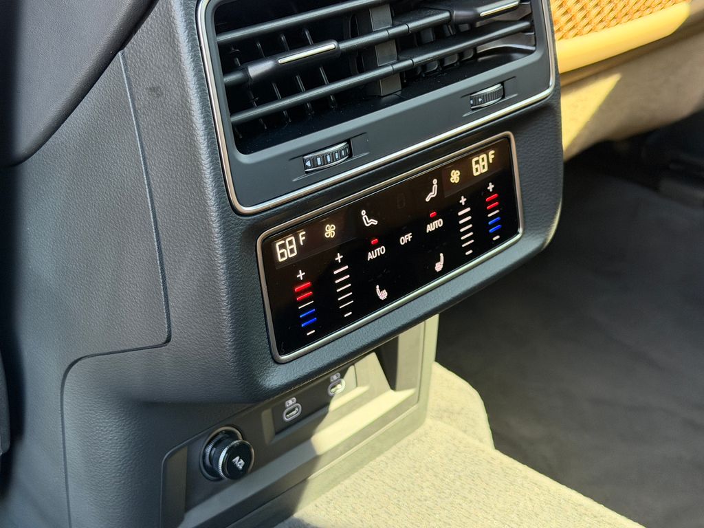 Thumbnail: 2023 Audi Q7 - 15